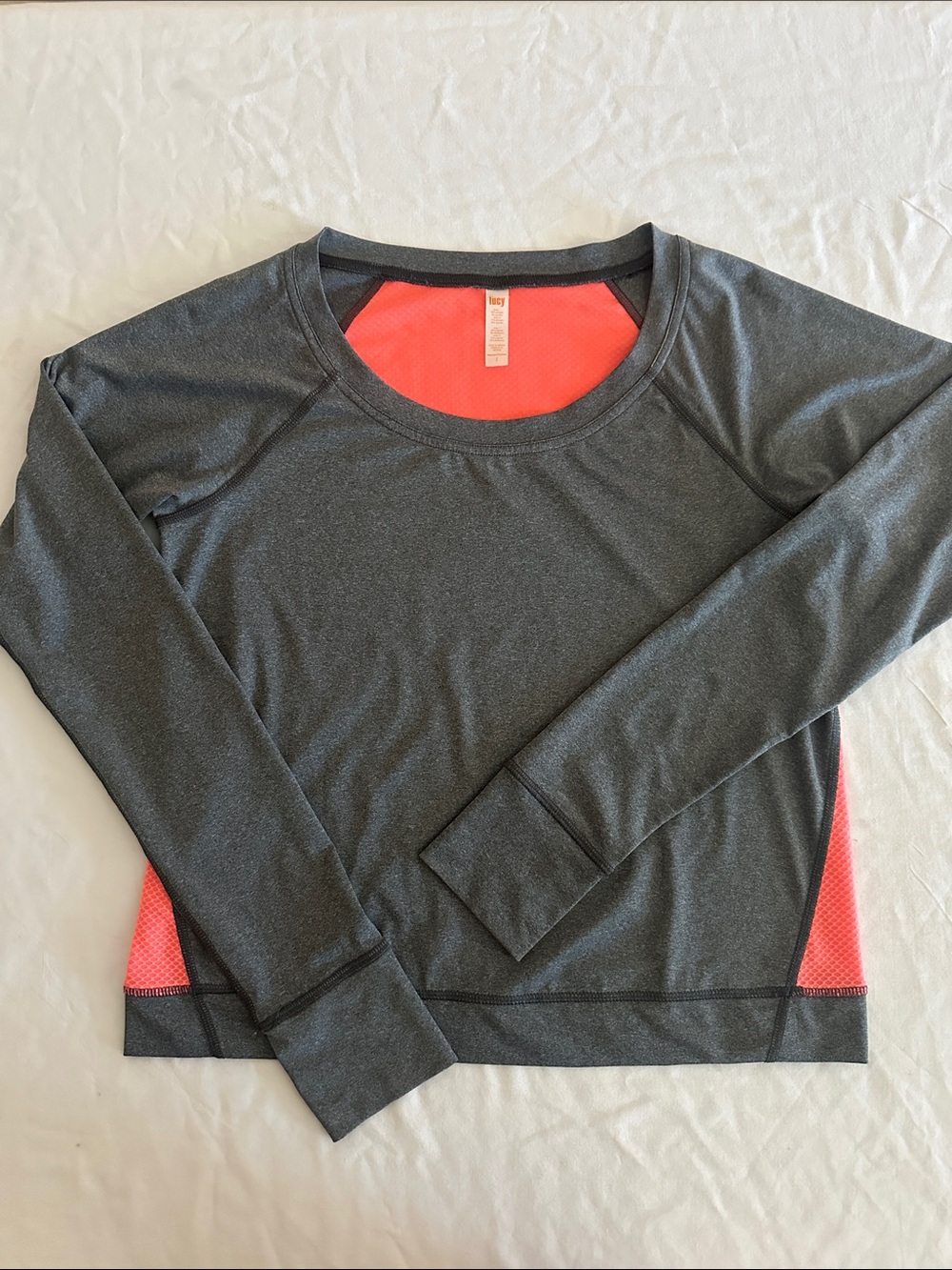 Lucy *NWOT* Women's Long Sleeve Active Top